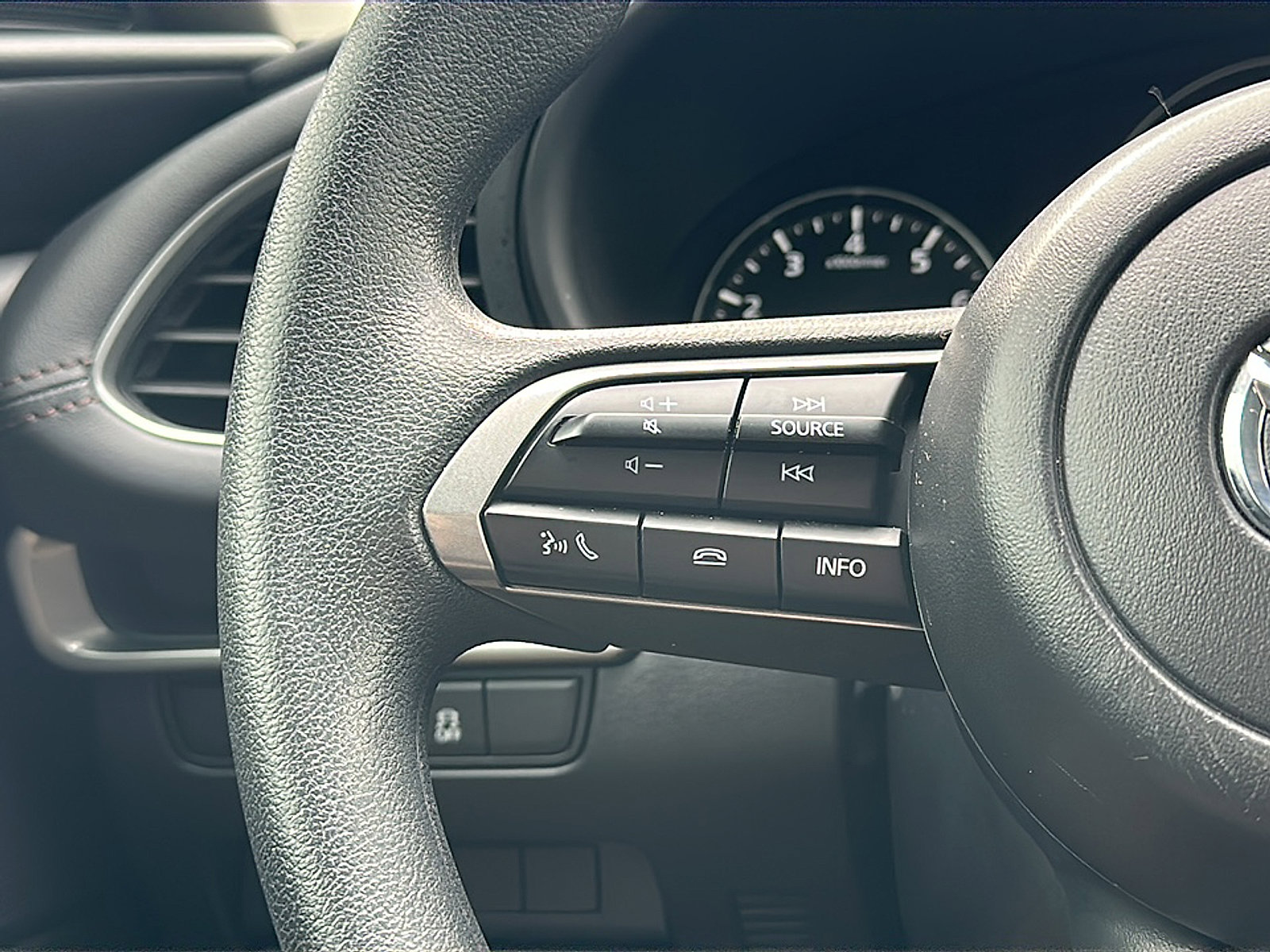 Used 2024 MAZDA MAZDA3 s image 27