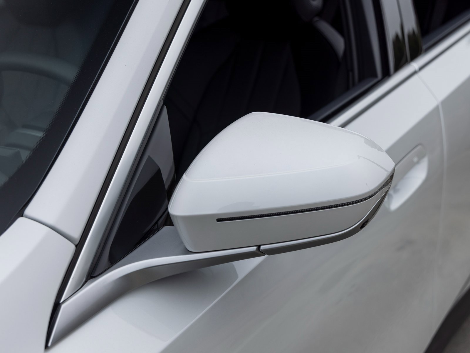 Used 2025 BMW i5 xDrive40 w/ Premium Package image 17