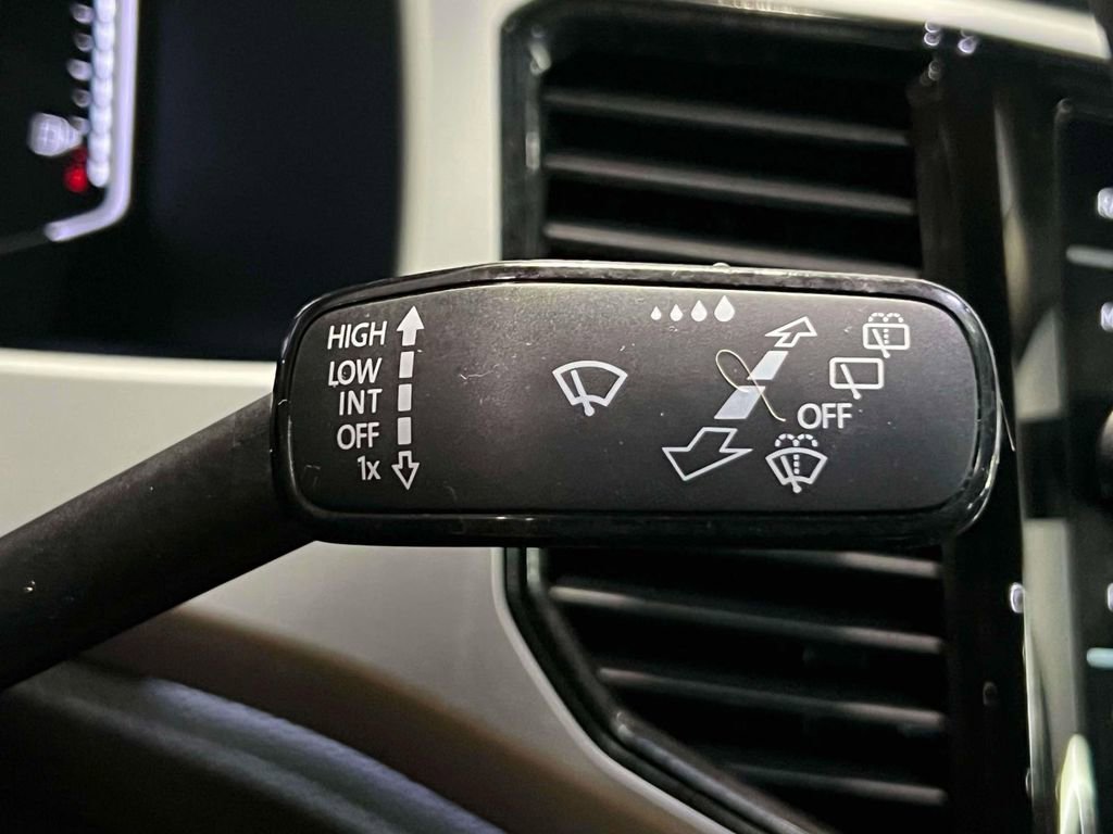 Used 2023 Volkswagen Atlas SEL image 27