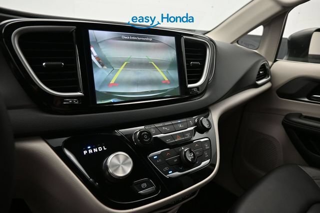 Used 2023 Chrysler Pacifica Touring-L FWD image 12