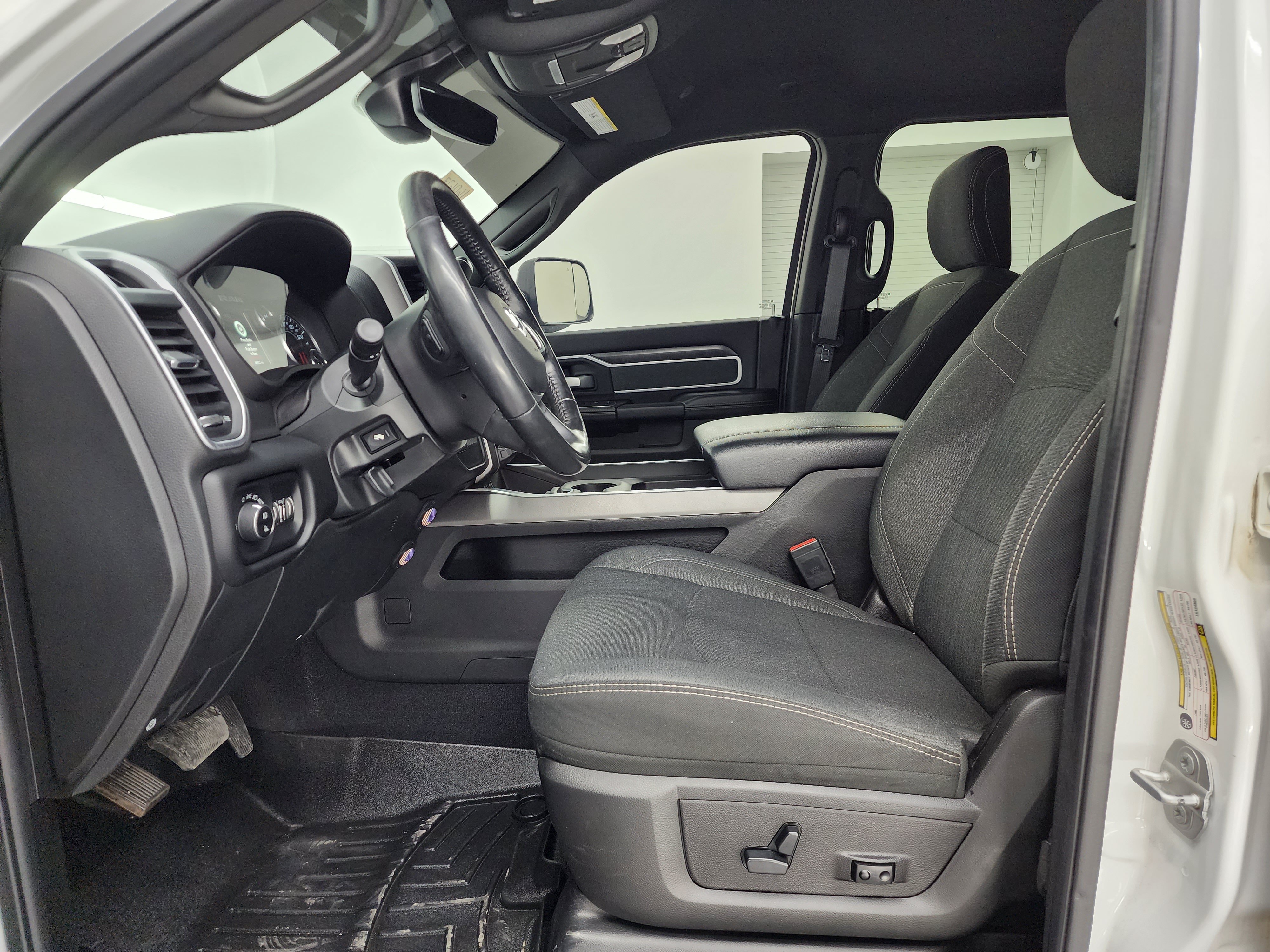 Used 2020 RAM 2500 Big Horn w/ Night Edition AWD/4WD image 8