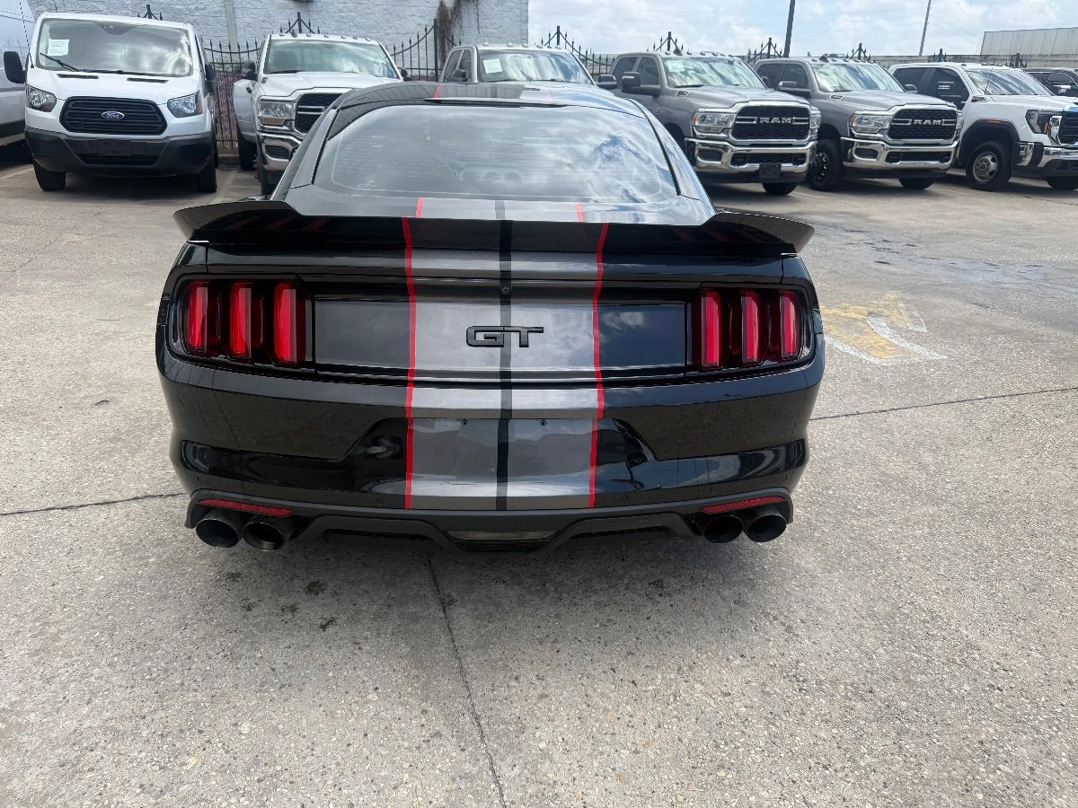 Used 2017 Ford Mustang GT w/ Black Accent Package RWD image 5