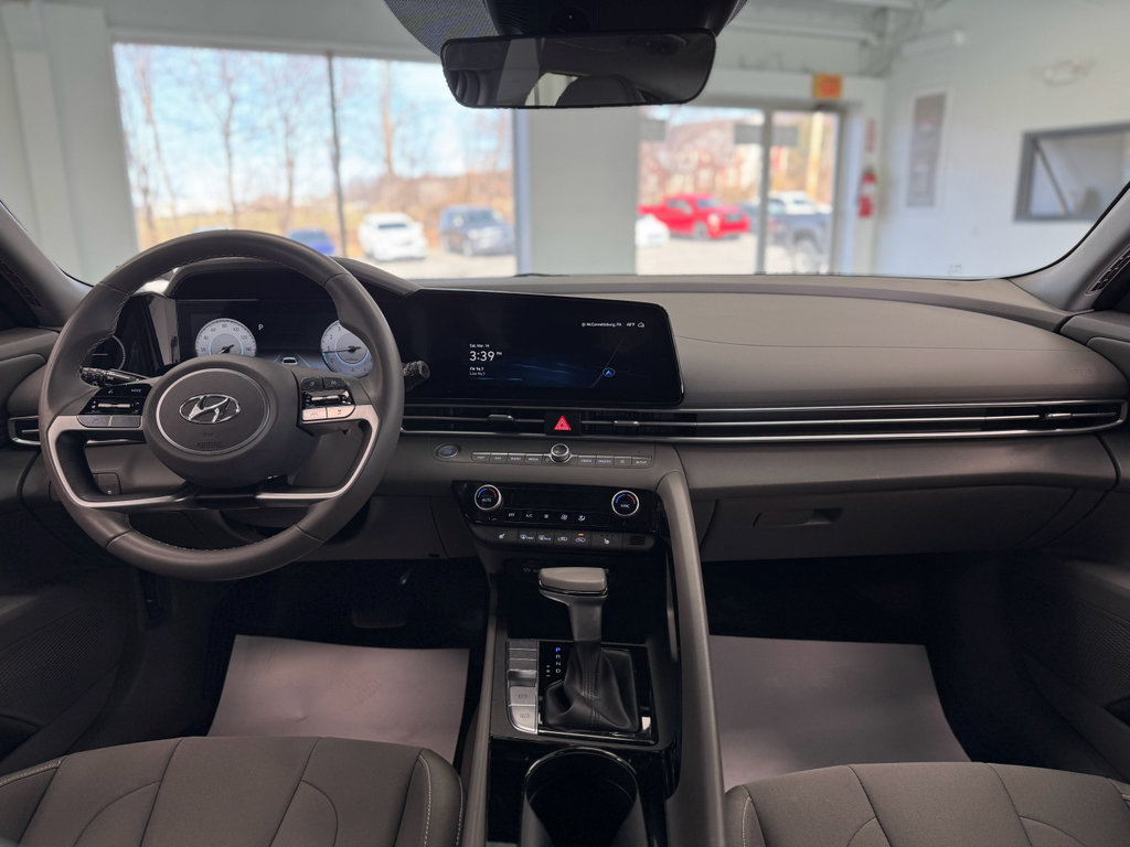 Used 2023 Hyundai Elantra SEL w/ Convenience Package image 21