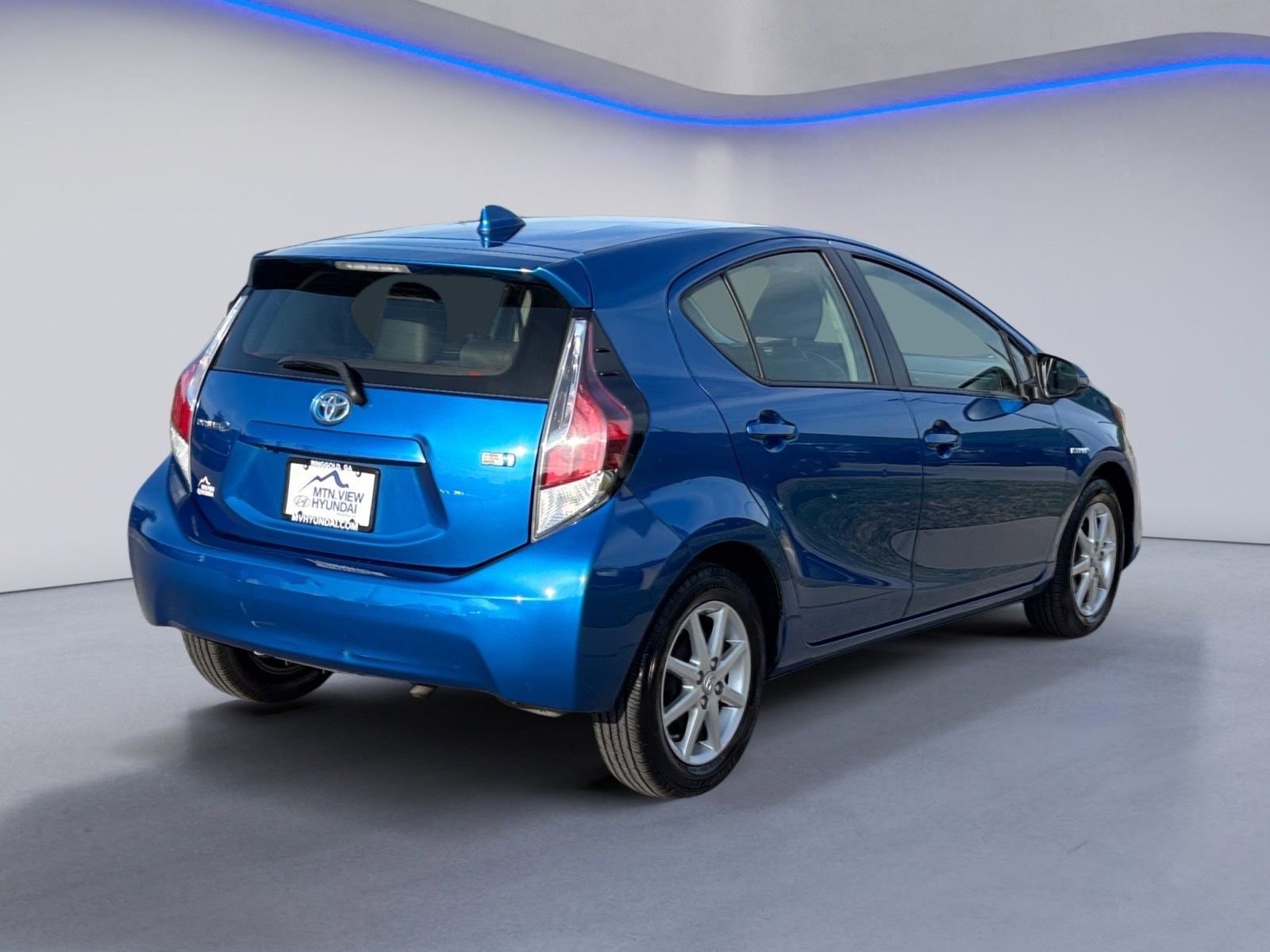 Used 2015 Toyota Prius C Four FWD image 3