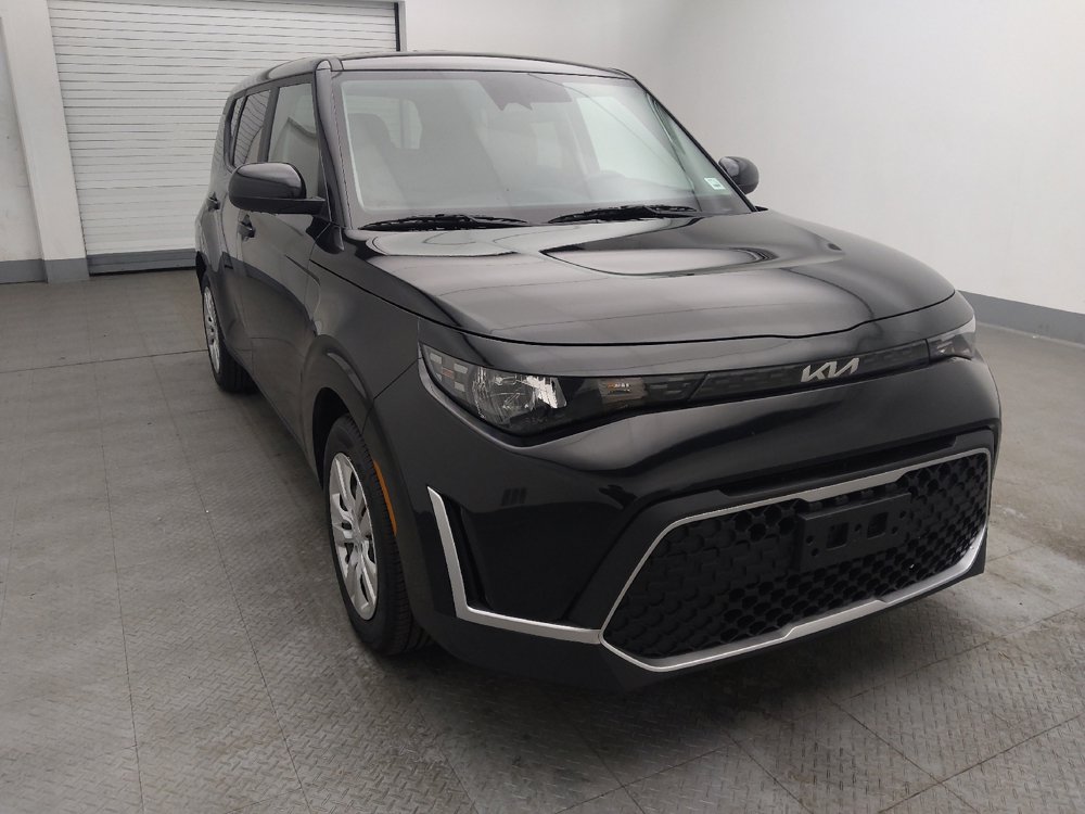 Used 2023 Kia Soul LX image 13