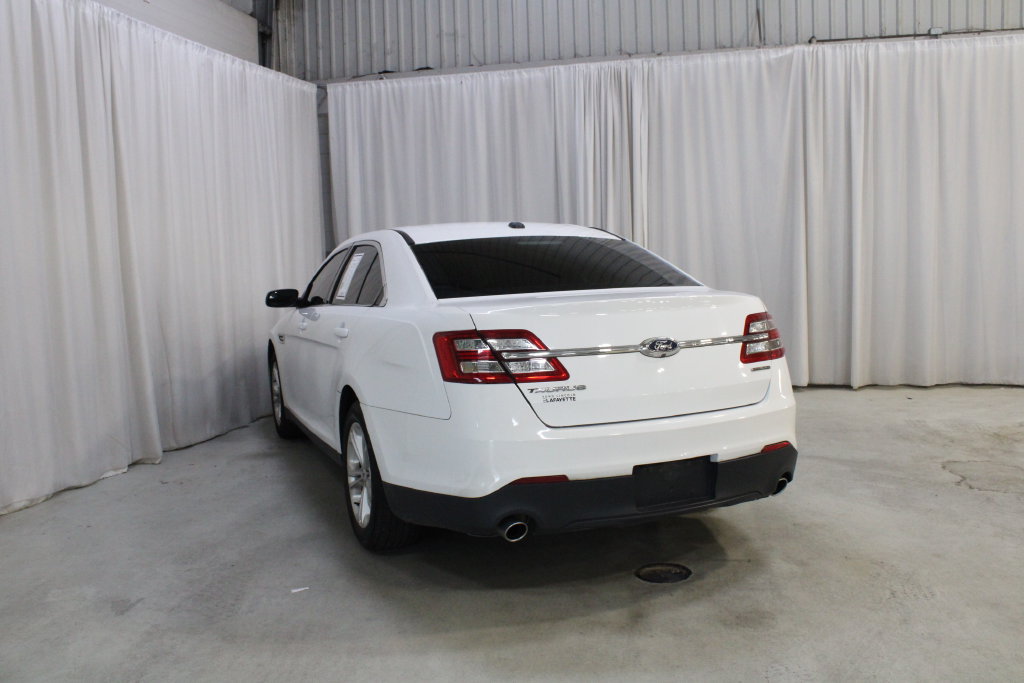 Used 2018 Ford Taurus SE FWD image 20