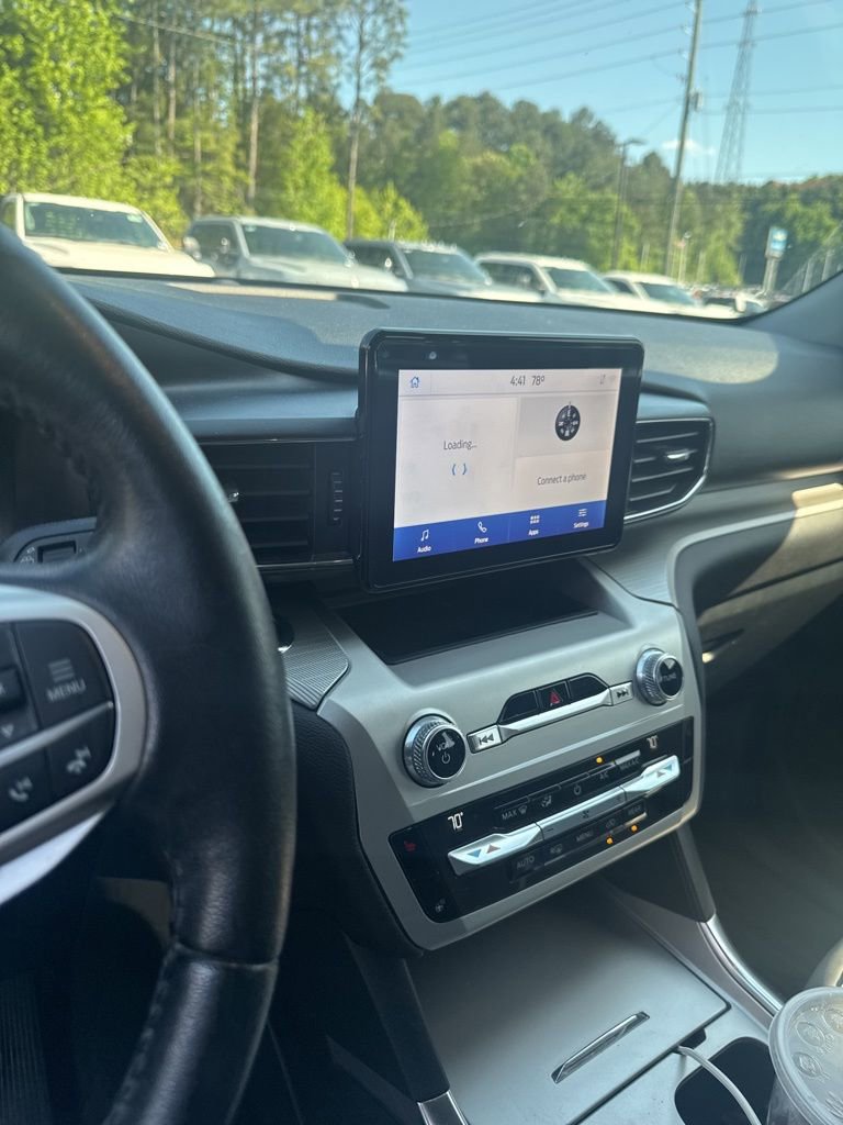 Used 2021 Ford Explorer XLT w/ Equipment Group 202A AWD/4WD image 4