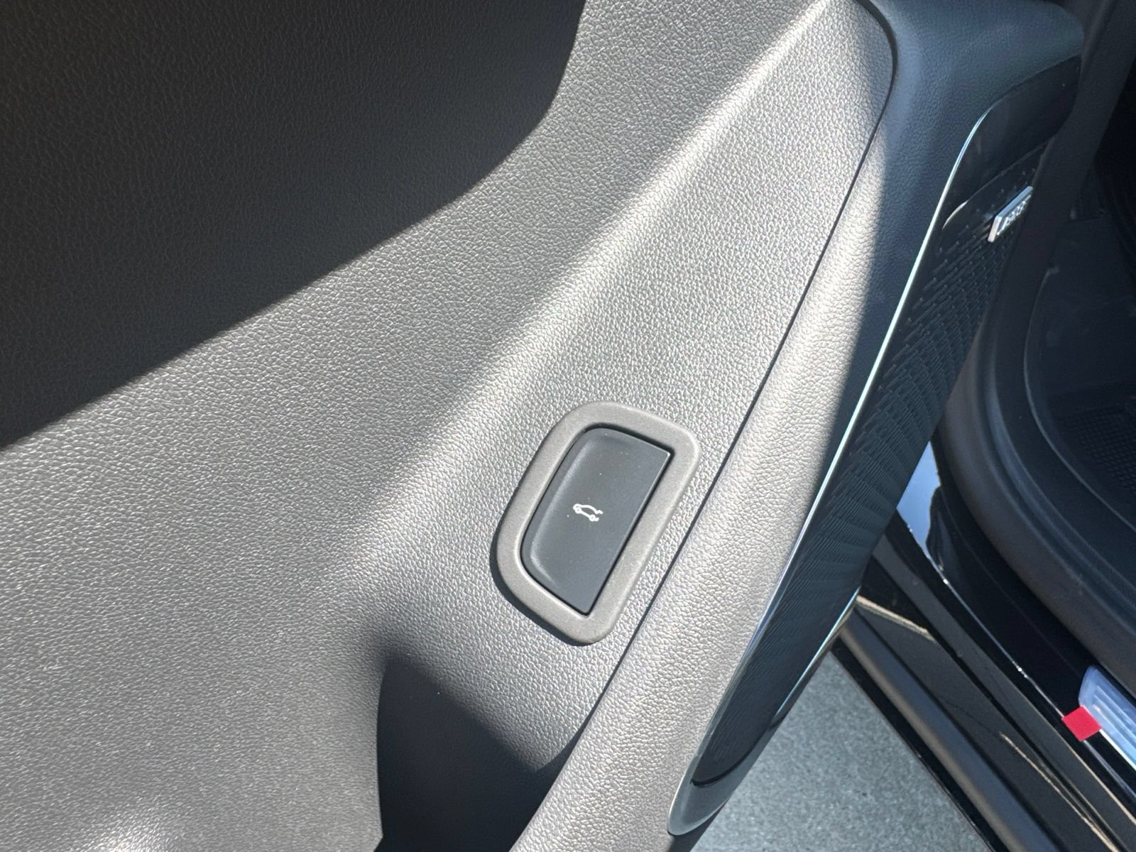 New 2027 Chevrolet Traverse RS w/ LPO, Floor Liner Package AWD/4WD image 19