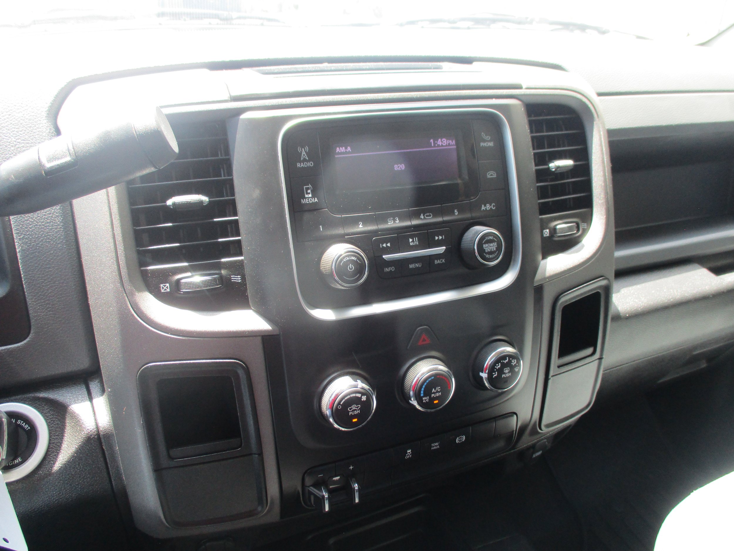 Used 2018 RAM 2500 Tradesman w/ Chrome Appearance Group AWD/4WD image 16