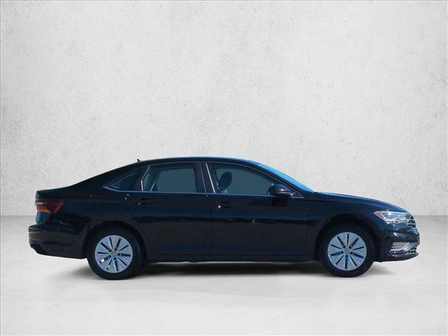 Used 2019 Volkswagen Jetta FWD image 4