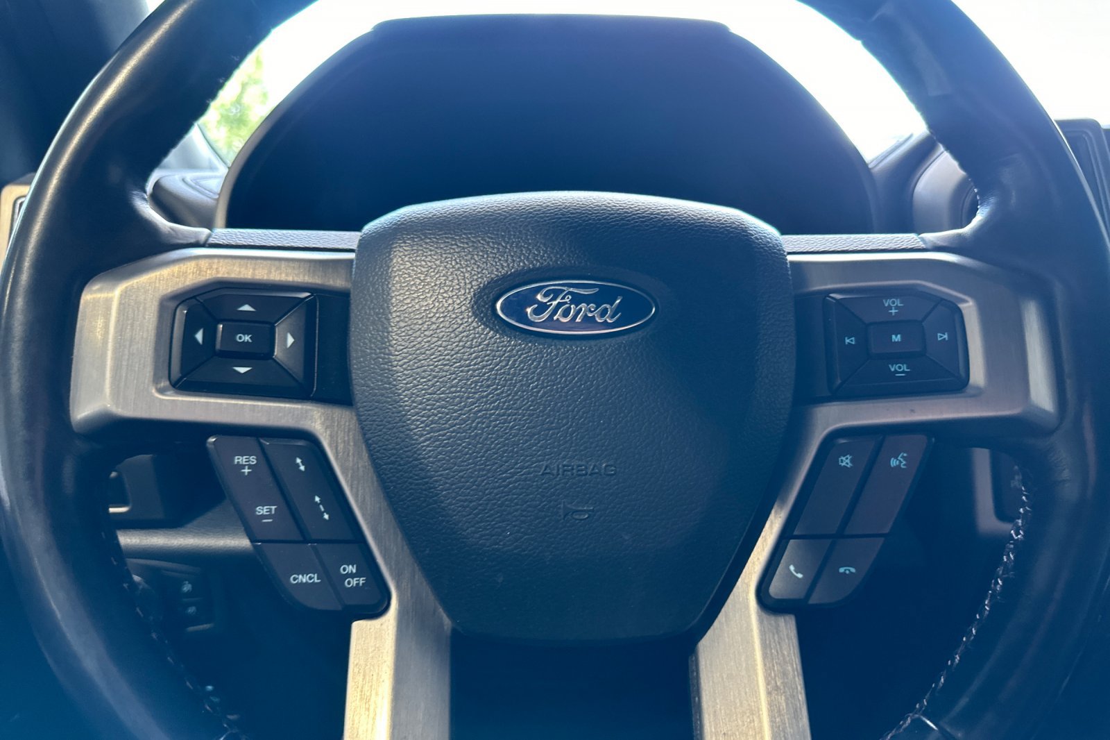 Used 2020 Ford F150 Platinum w/ Technology Package AWD/4WD image 24