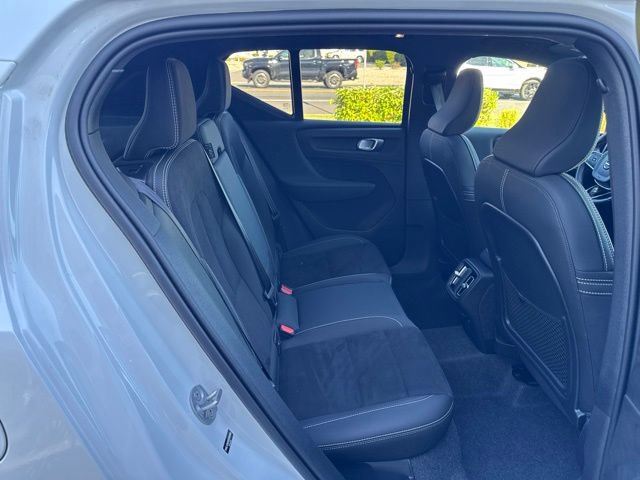 Certified 2025 Volvo XC40 B5 Plus AWD/4WD image 13
