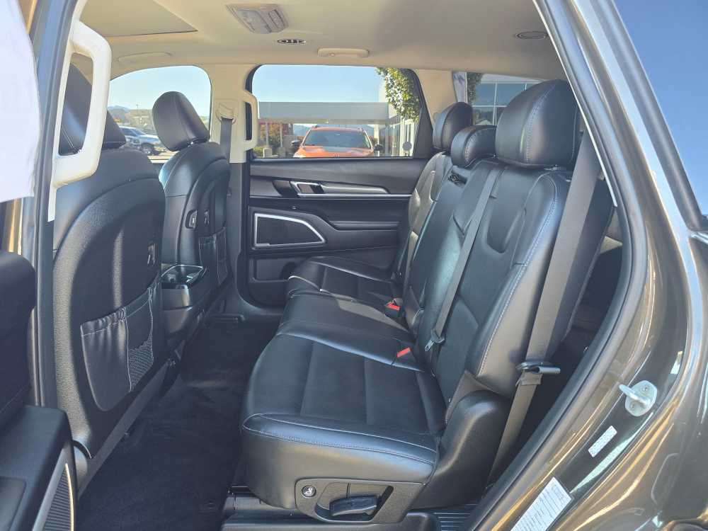 Used 2020 Kia Telluride S w/ S 8 Passenger Seating Package AWD/4WD image 16