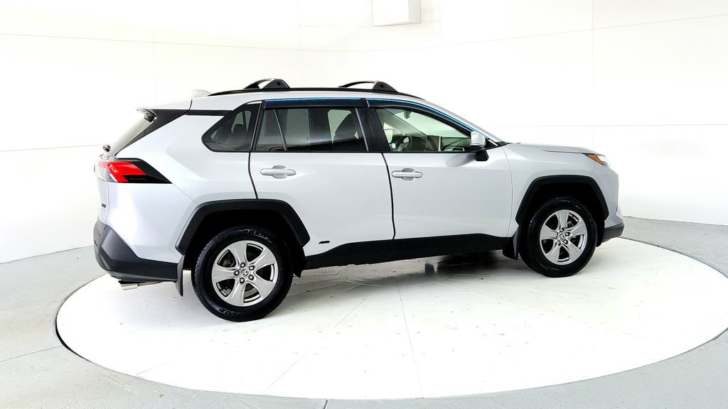 Used 2025 Toyota RAV4 XLE w/ Convenience Package AWD/4WD image 6