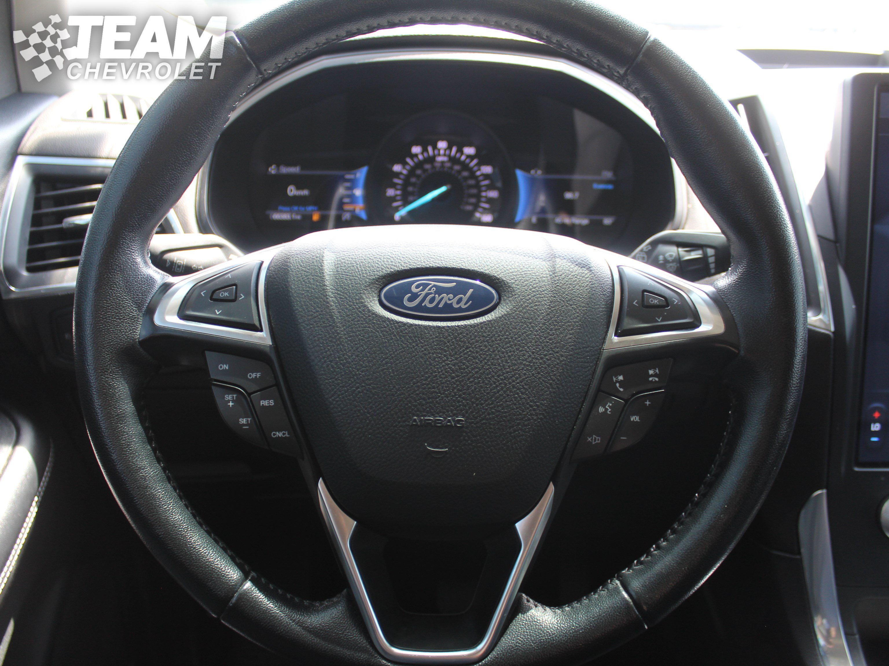 Used 2022 Ford Edge Titanium AWD/4WD image 14