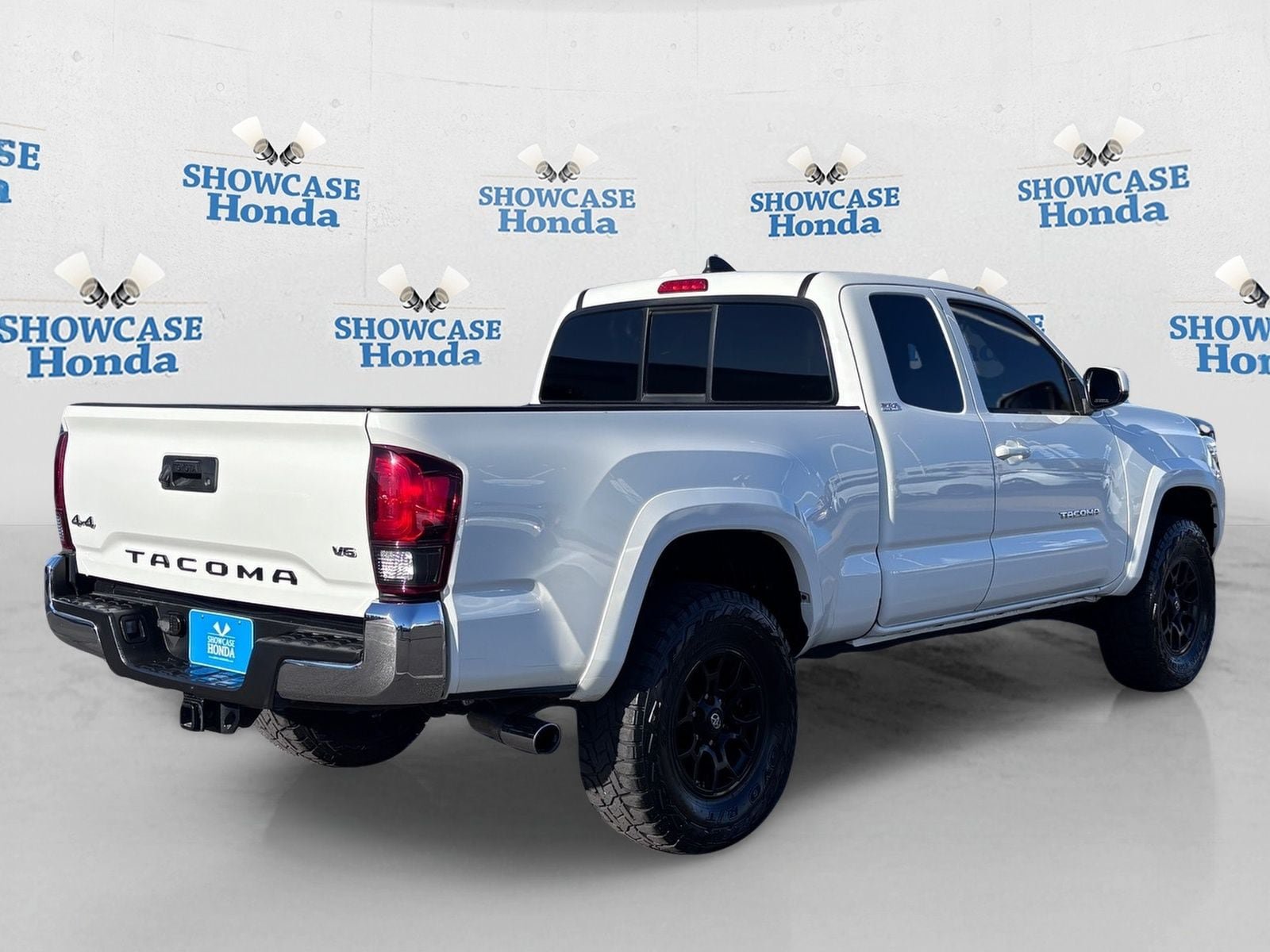 Used 2021 Toyota Tacoma SR5 AWD/4WD image 8