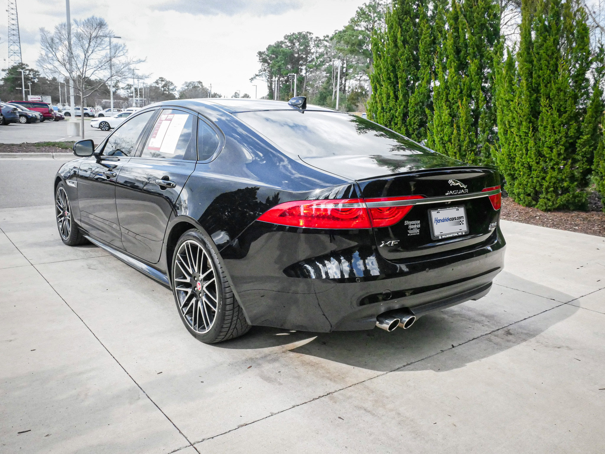 Used 2018 Jaguar XF R-Sport AWD/4WD image 8