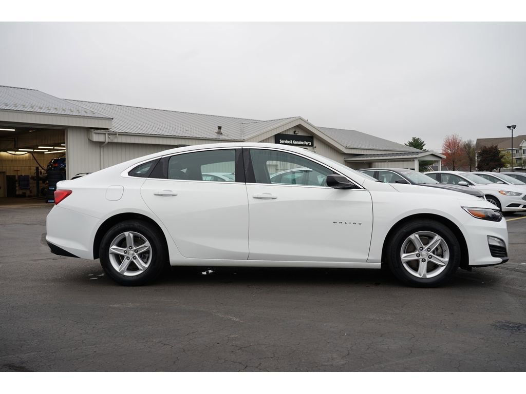 Used 2020 Chevrolet Malibu LS image 2