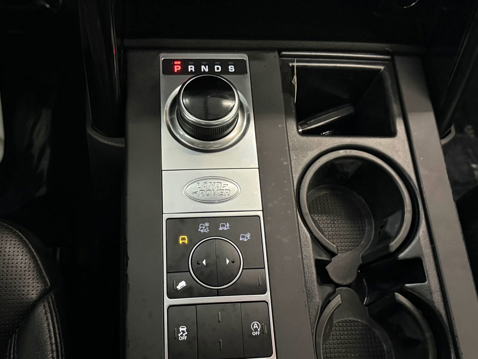 Used 2020 Land Rover Discovery SE image 34