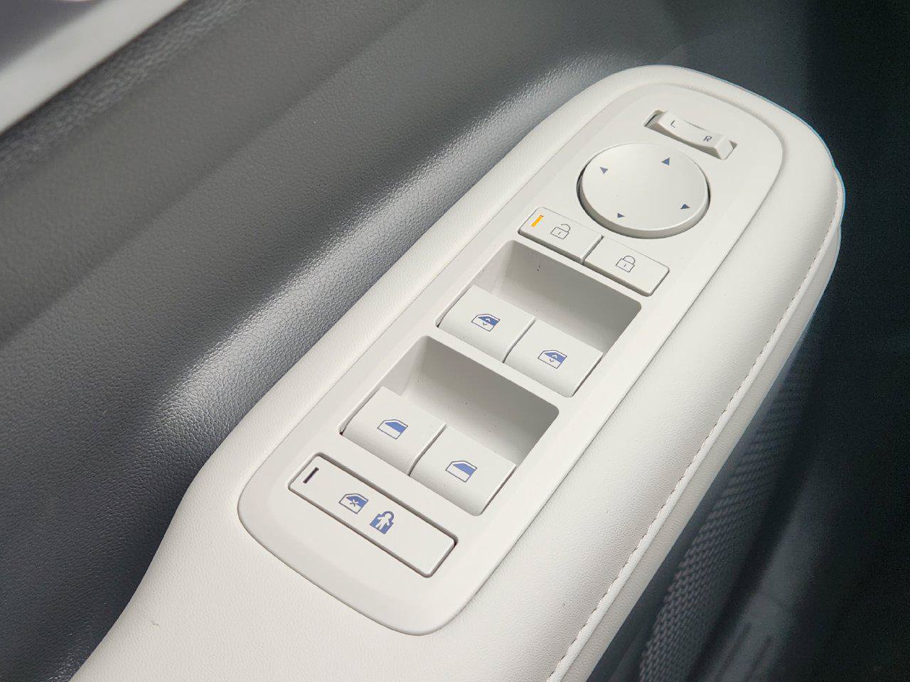 New 2026 Hyundai Santa Fe SEL FWD image 21