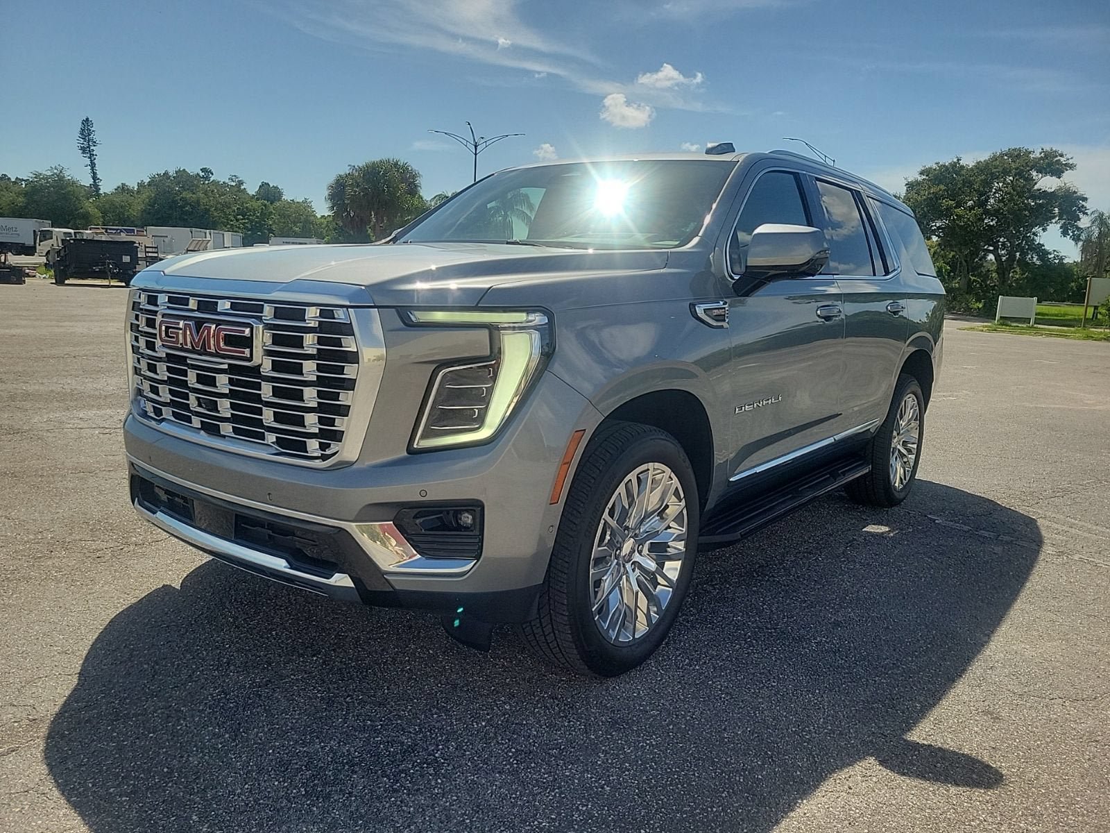 Used 2025 GMC Yukon Denali AWD/4WD image 2