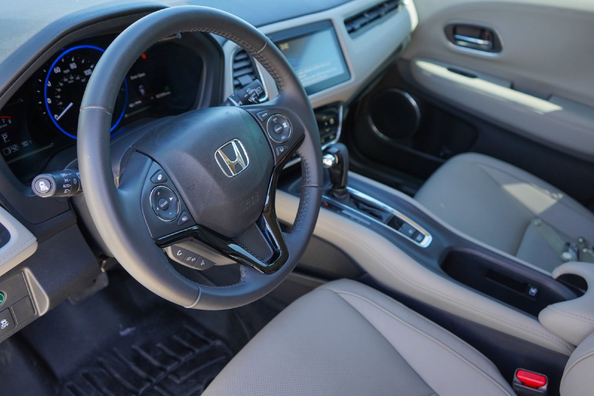 Used 2020 Honda HR-V Touring image 7