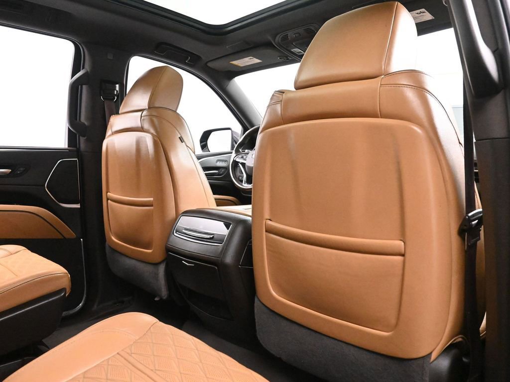 Used 2022 Cadillac Escalade Premium Luxury image 21