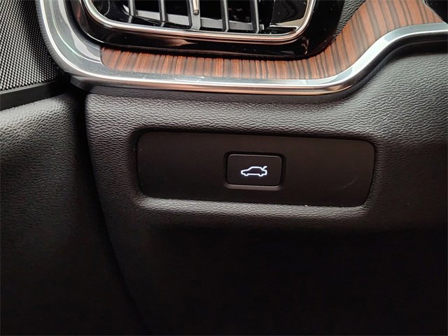 New 2026 Volvo V60 B5 Cross Country Plus w/ Protection Package Premier image 22