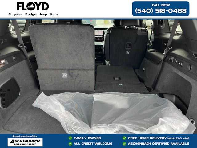 New 2025 Jeep Grand Cherokee L Overland w/ Luxury Tech Group IV image 29