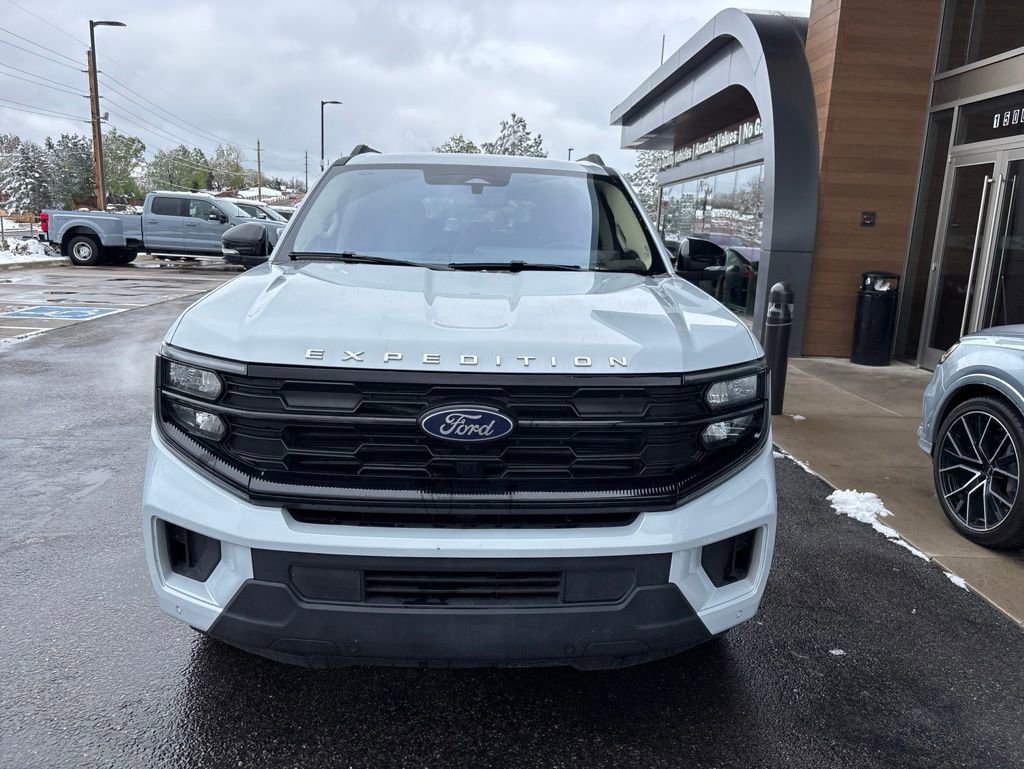 Used 2025 Ford Expedition Max Active AWD/4WD image 3