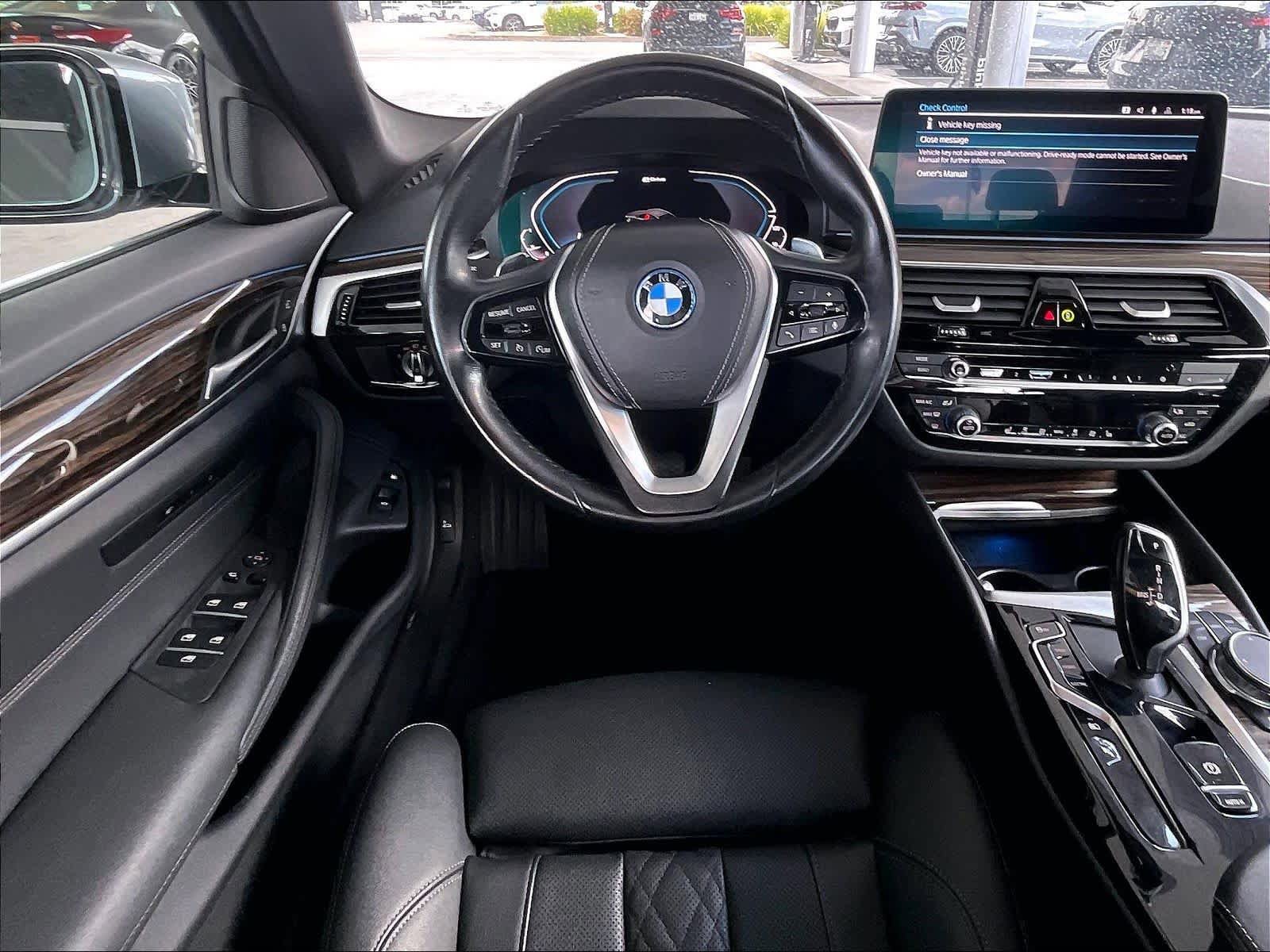 Used 2023 BMW 530e w/ Convenience Package RWD image 7