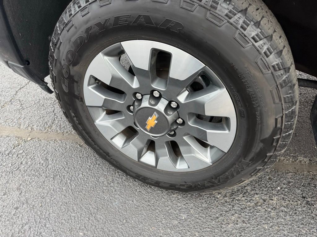 Used 2025 Chevrolet Silverado 2500 Custom w/ Custom Value Package image 9