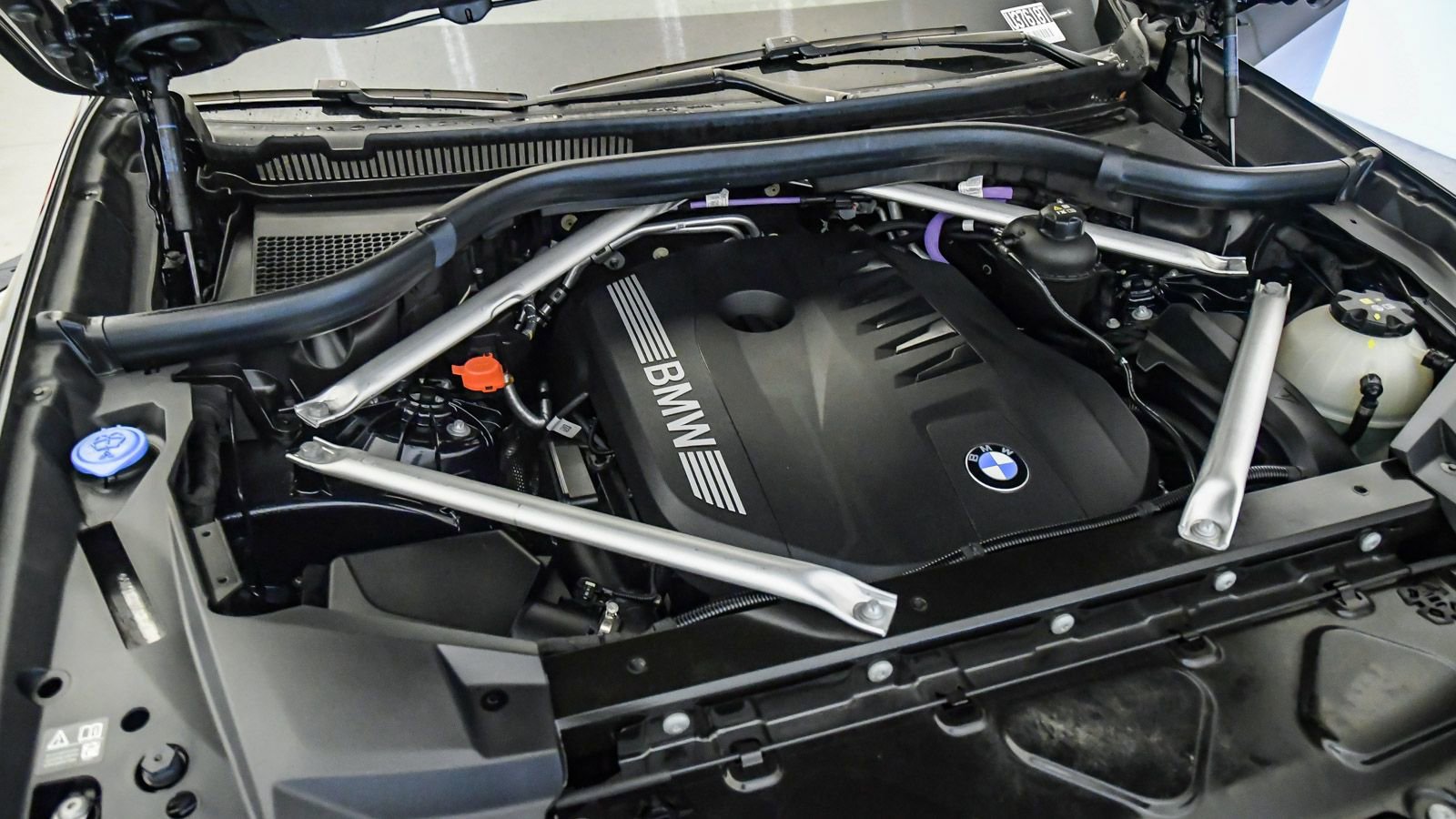 Certified 2025 BMW X5 xDrive40i w/ M Sport Package AWD/4WD image 27