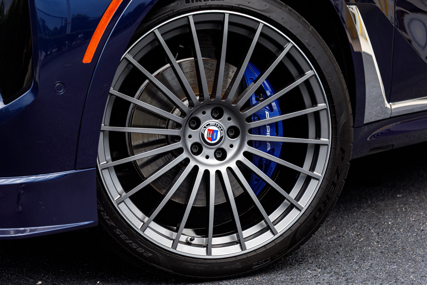Used 2025 BMW ALPINA XB7 AWD/4WD image 2