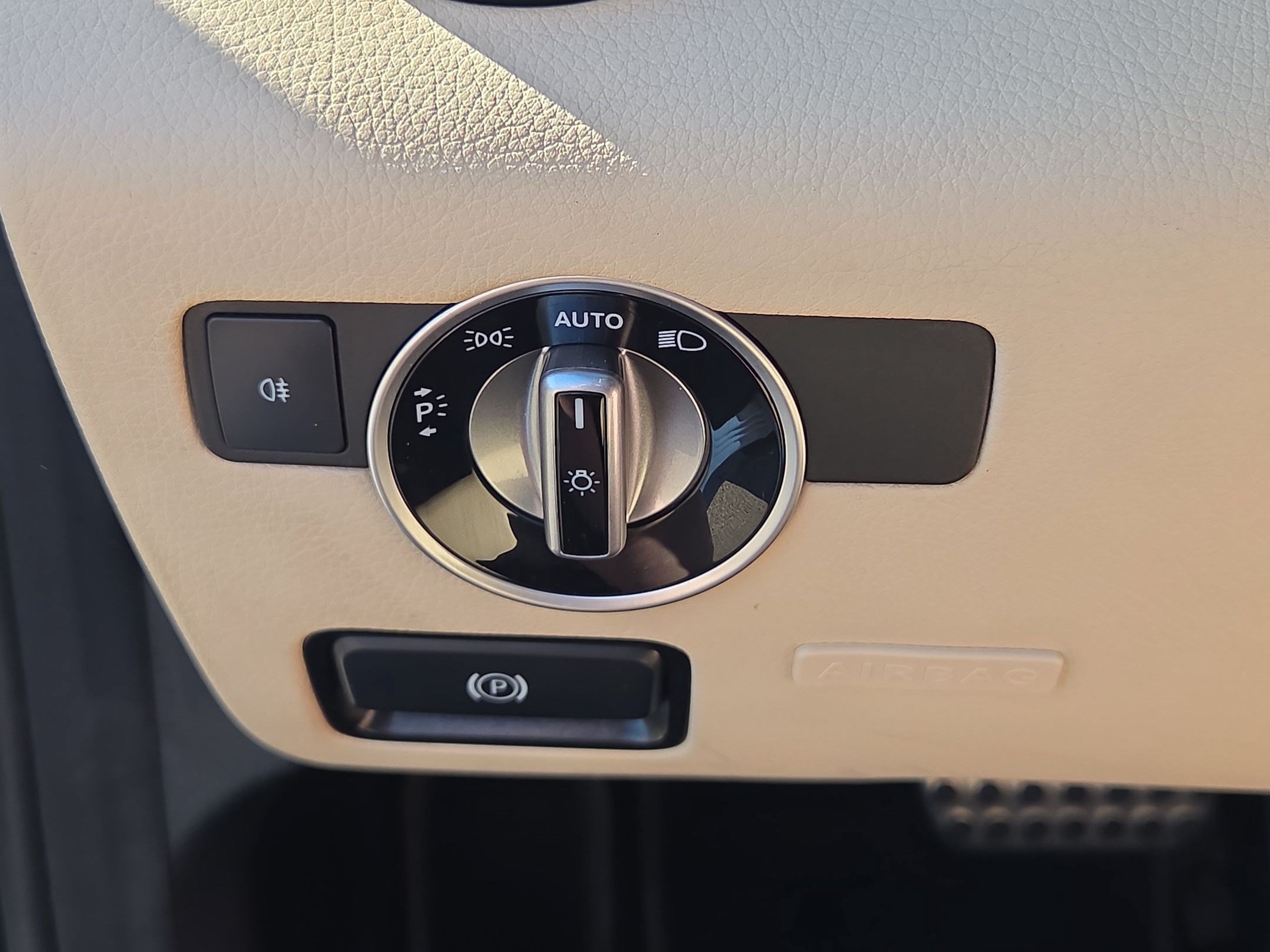 Used 2019 Mercedes-Benz SLC 300 image 24