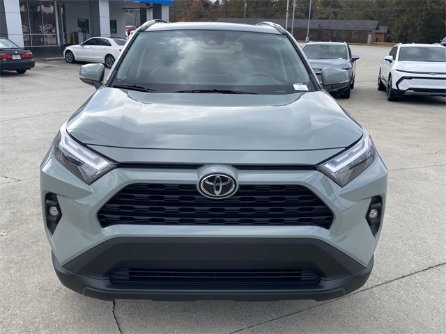 Used 2022 Toyota RAV4 XLE Premium image 9