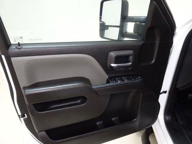 Used 2019 Chevrolet Silverado 2500 W/T AWD/4WD image 22