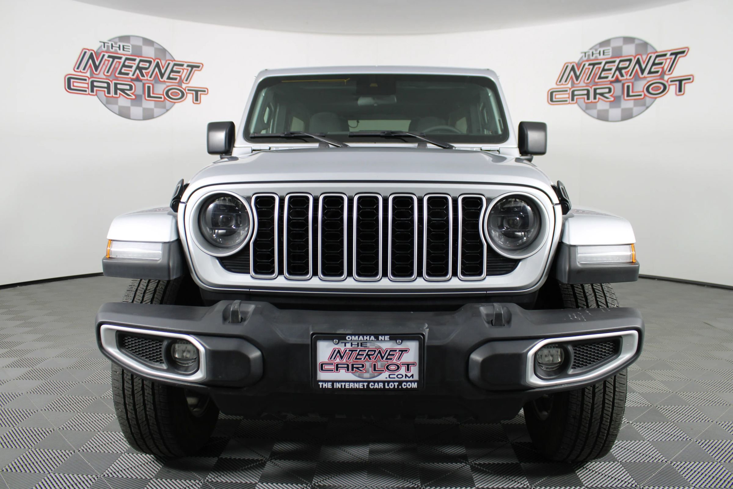 Used 2024 Jeep Wrangler Unlimited Sahara image 2
