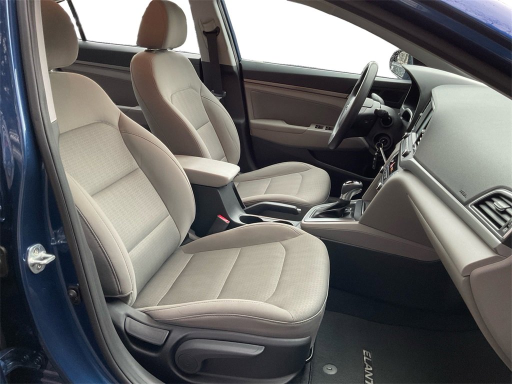 Used 2017 Hyundai Elantra SE image 25