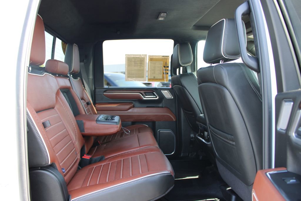 Used 2025 GMC Sierra 2500 Denali Ultimate image 34