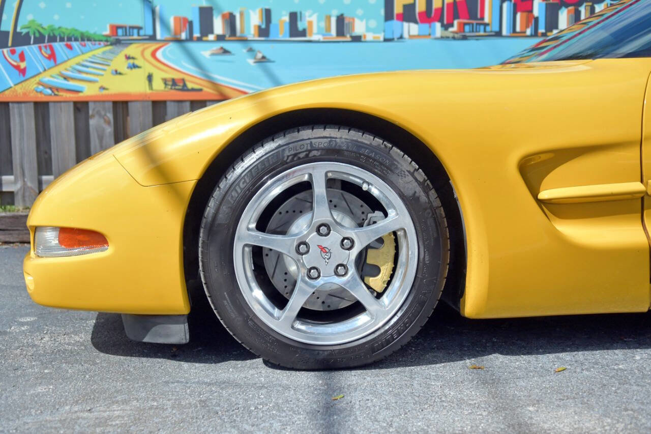 Used 2003 Chevrolet Corvette Coupe w/ Preferred Equipment Group image 9