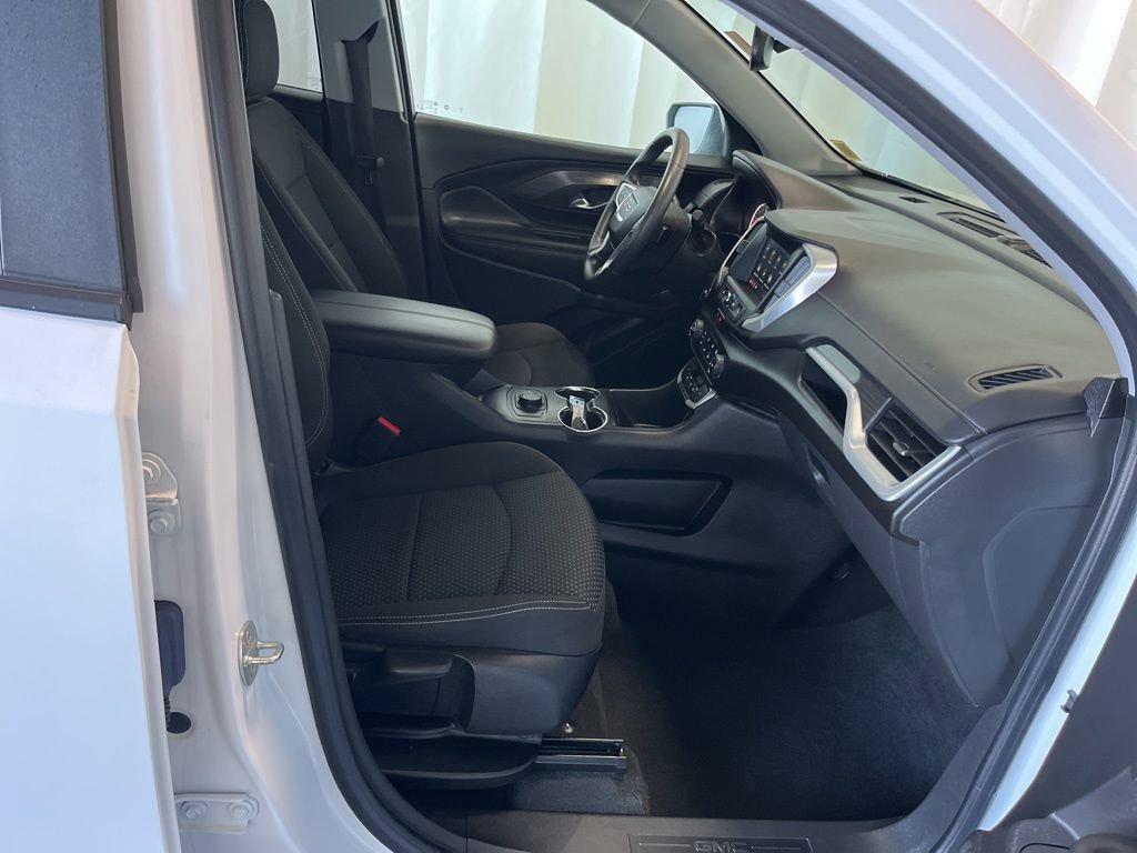 Used 2023 GMC Terrain SLE image 19