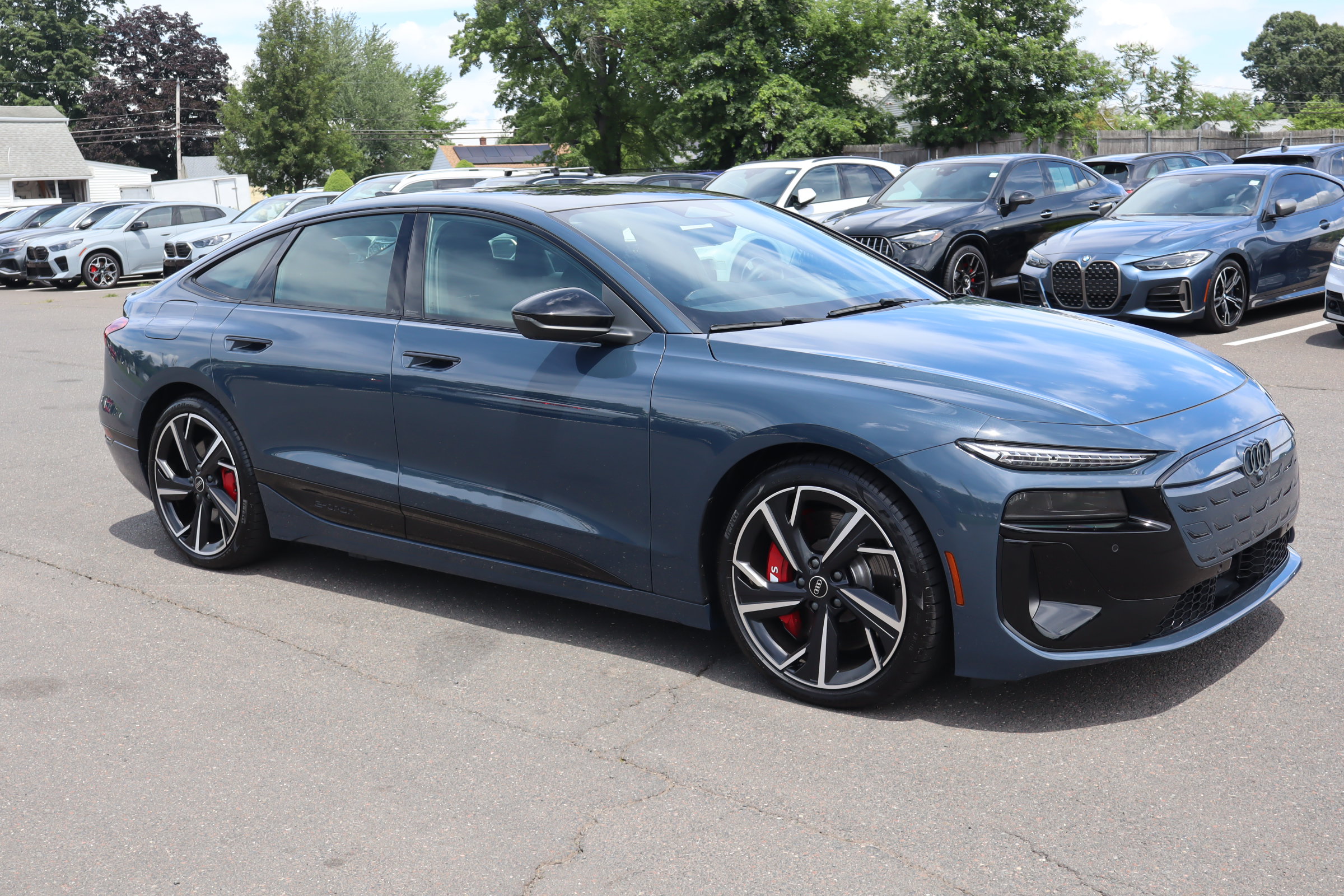 Used 2025 Audi S6 e-tron Premium Plus w/ Premium Plus AWD/4WD image 3