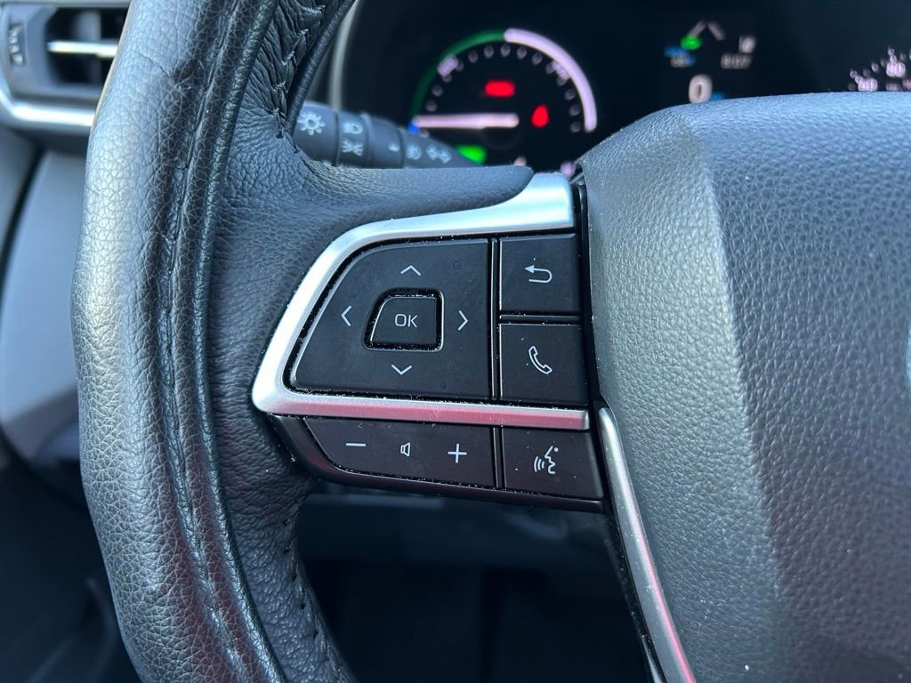 Used 2024 Toyota Sienna XLE FWD image 20