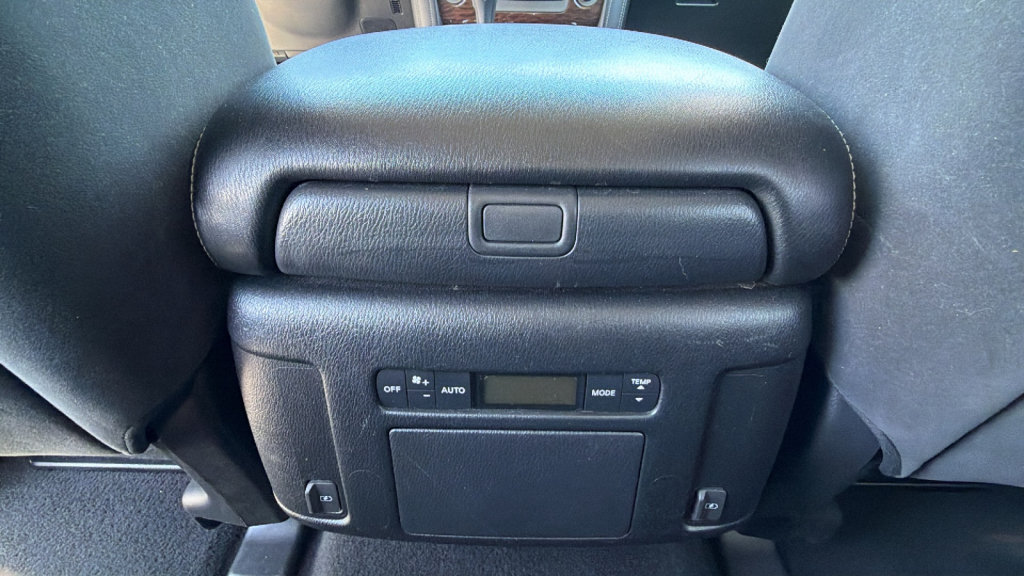Used 2018 Nissan Armada SV w/ Driver Package AWD/4WD image 25