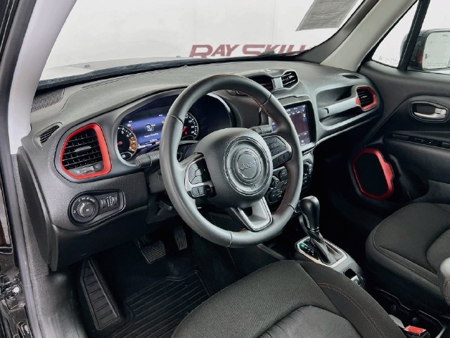 Used 2023 Jeep Renegade Trailhawk AWD/4WD image 33