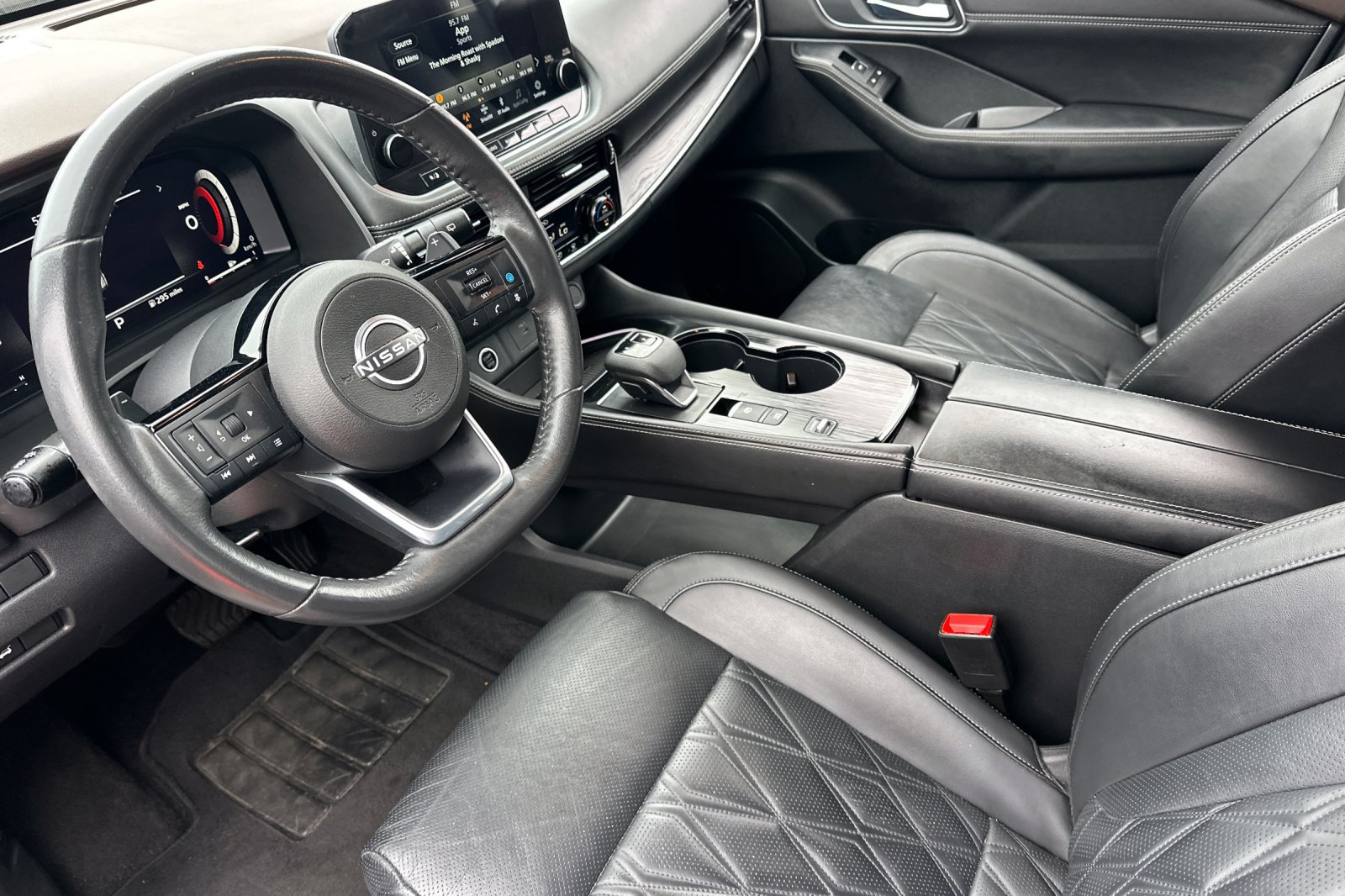Used 2022 Nissan Rogue Platinum w/ Head-Up Display Package FWD image 9