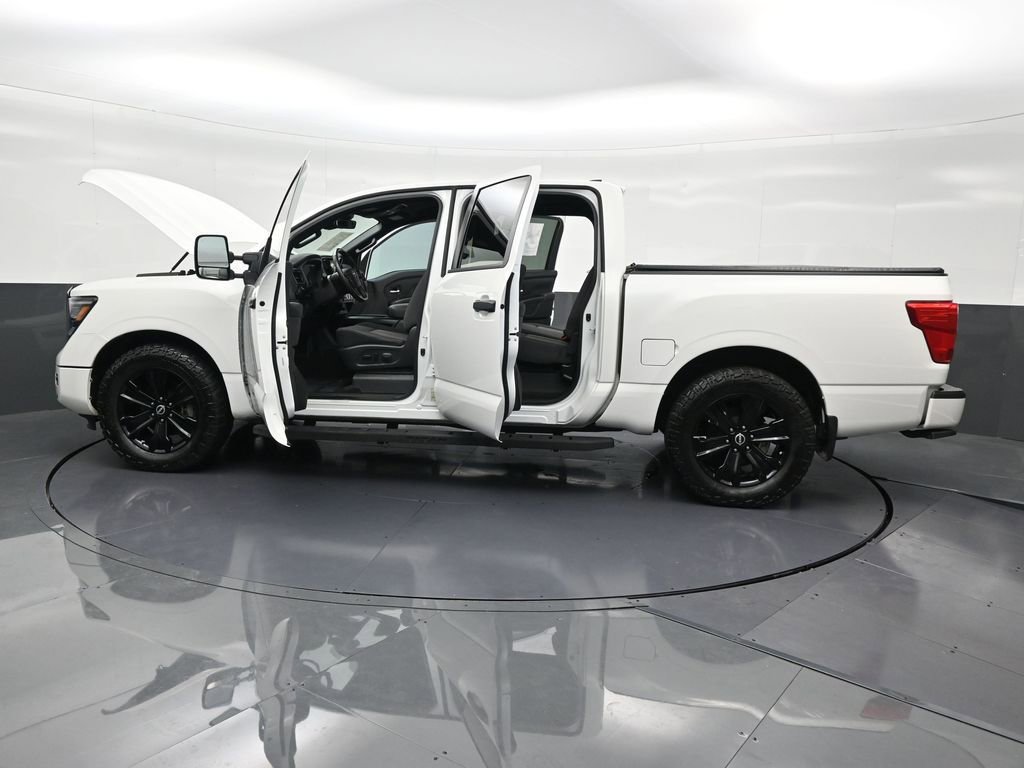Used 2023 Nissan Titan SV w/ SV Convenience Package image 34