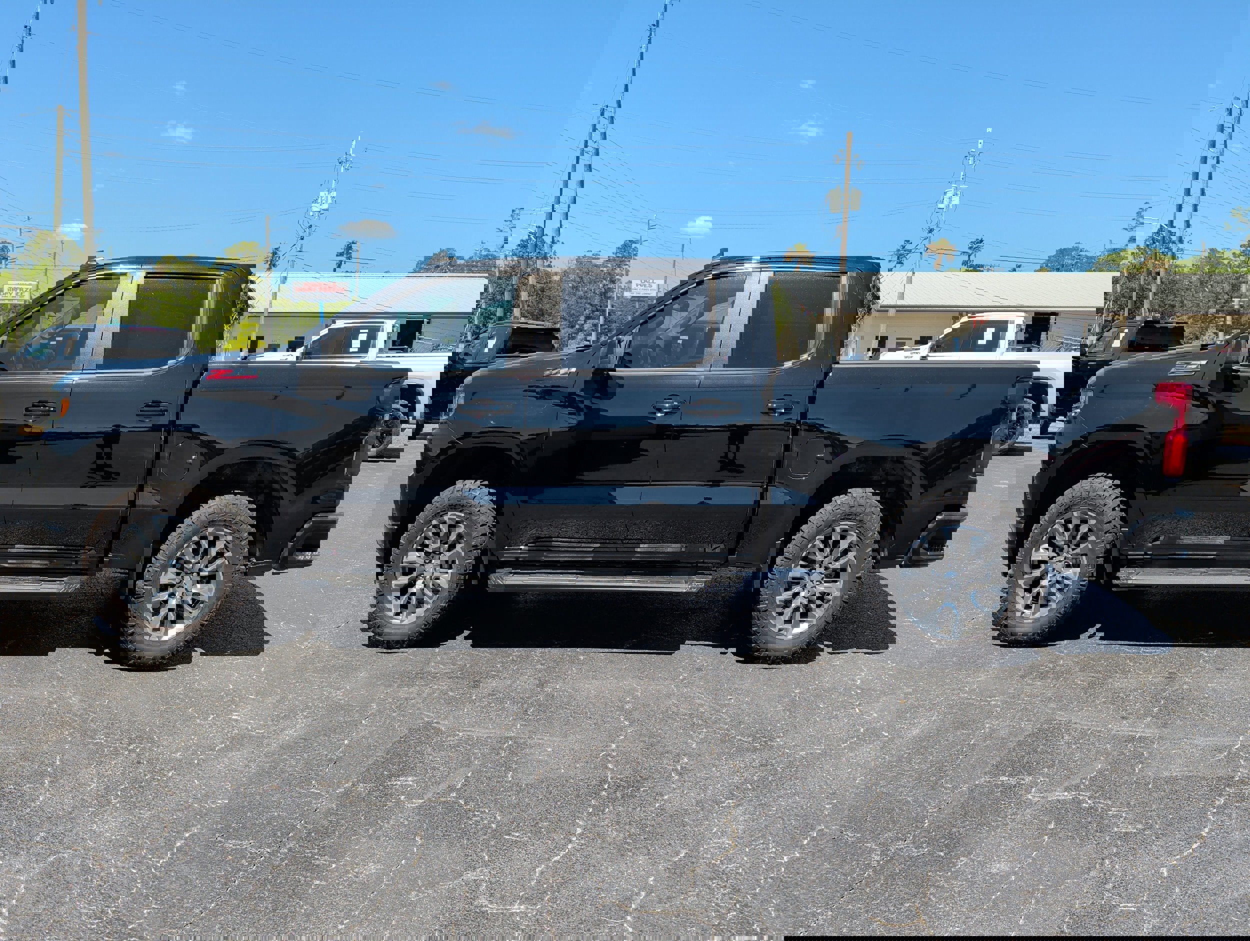 Used 2022 Chevrolet Silverado 1500 RST AWD/4WD image 6