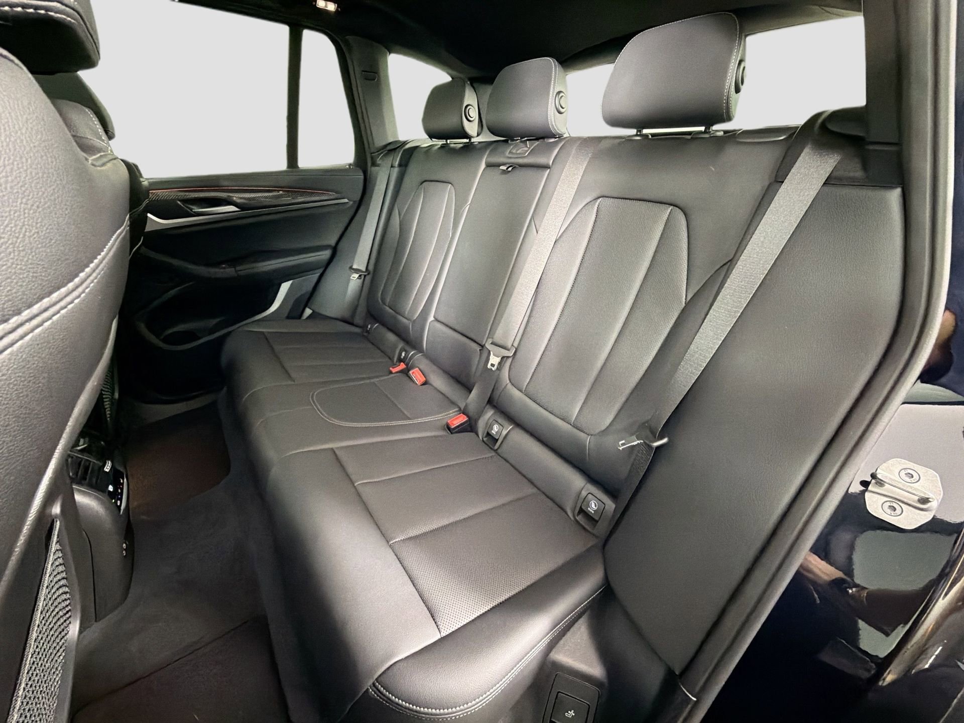 Certified 2024 BMW X3 M40i w/ Parking Assistance Package image 25